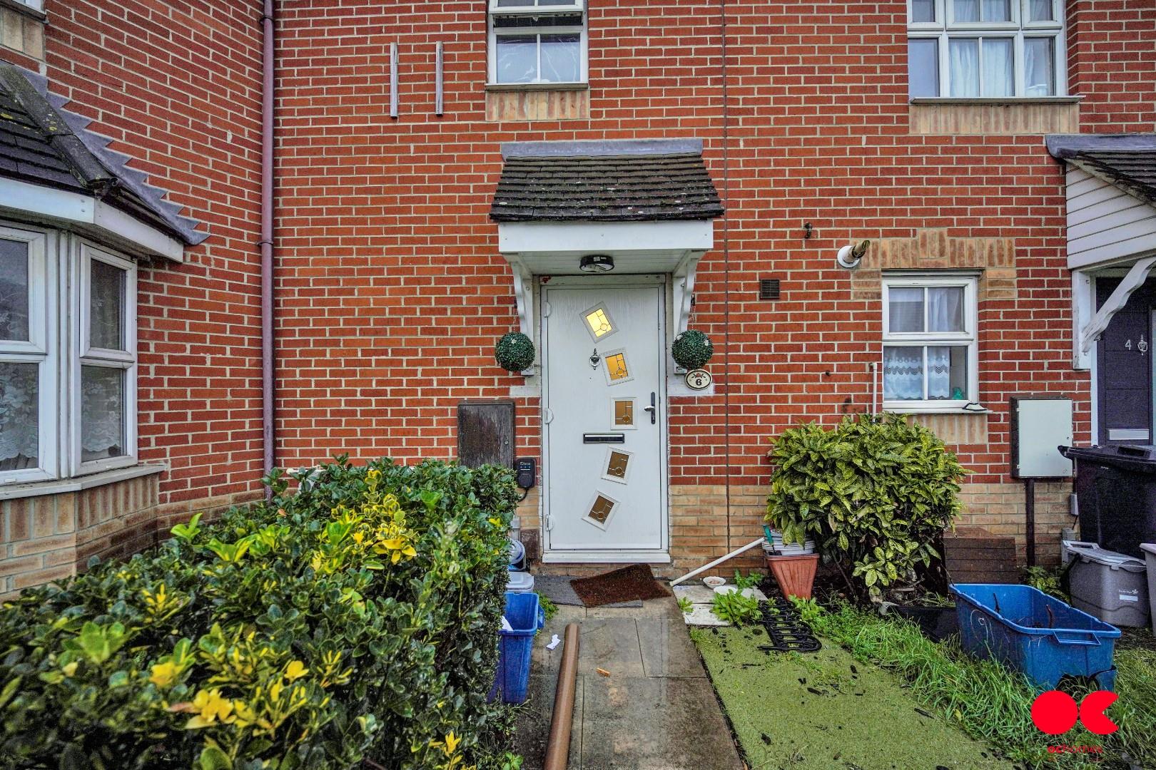 2 bed house to rent in Hyacinth Close, Ilford  - Property Image 19