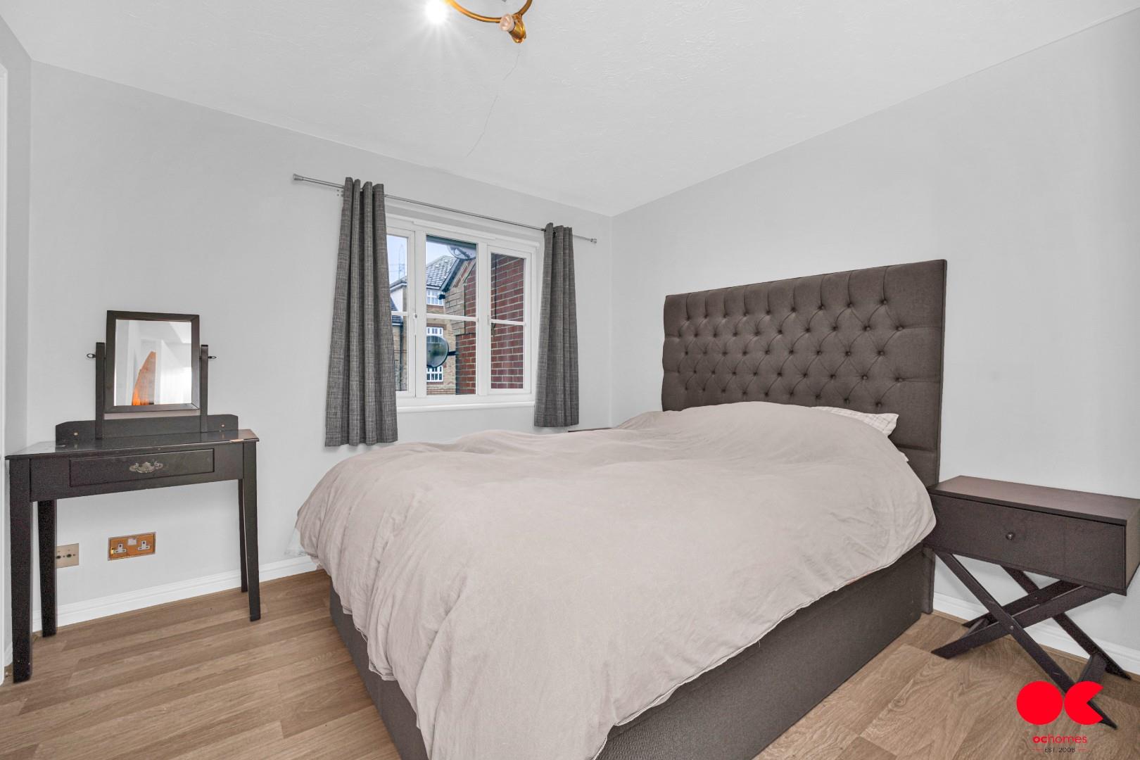 2 bed house to rent in Hyacinth Close, Ilford  - Property Image 2