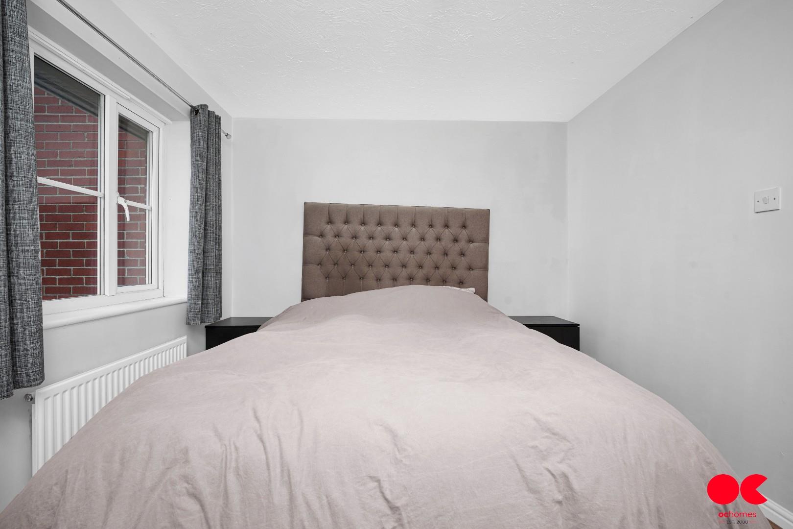 2 bed house to rent in Hyacinth Close, Ilford  - Property Image 16