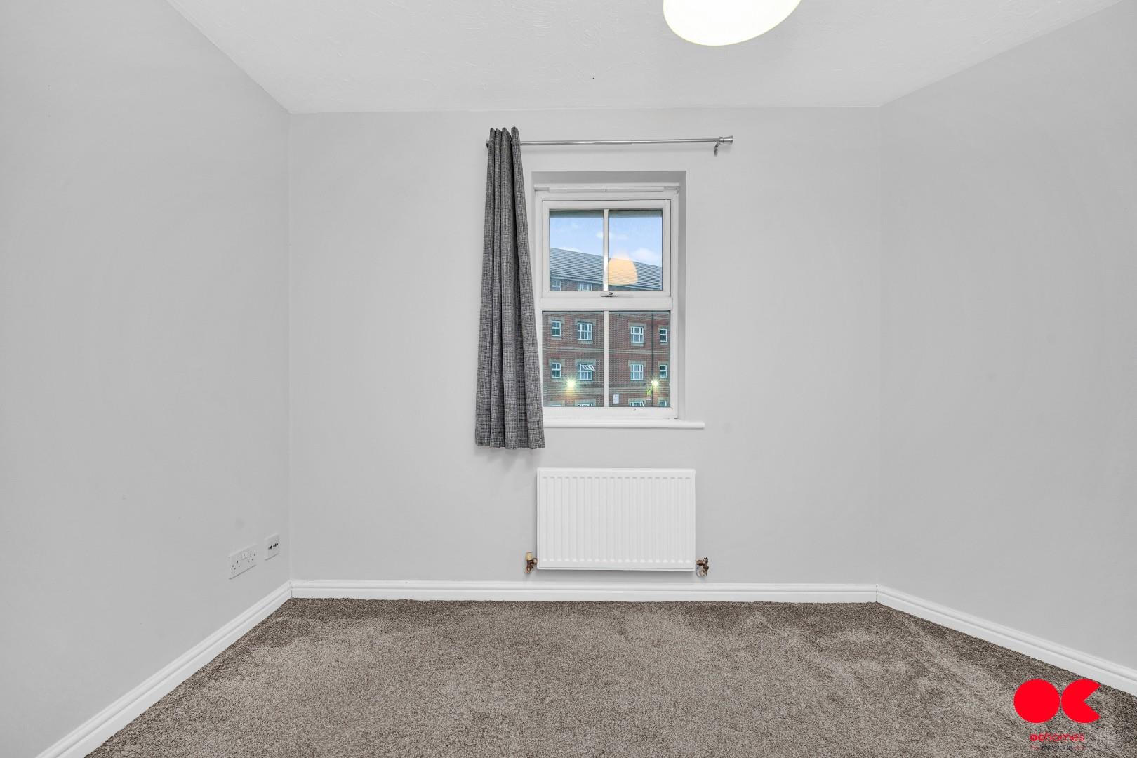 2 bed house to rent in Hyacinth Close, Ilford  - Property Image 10