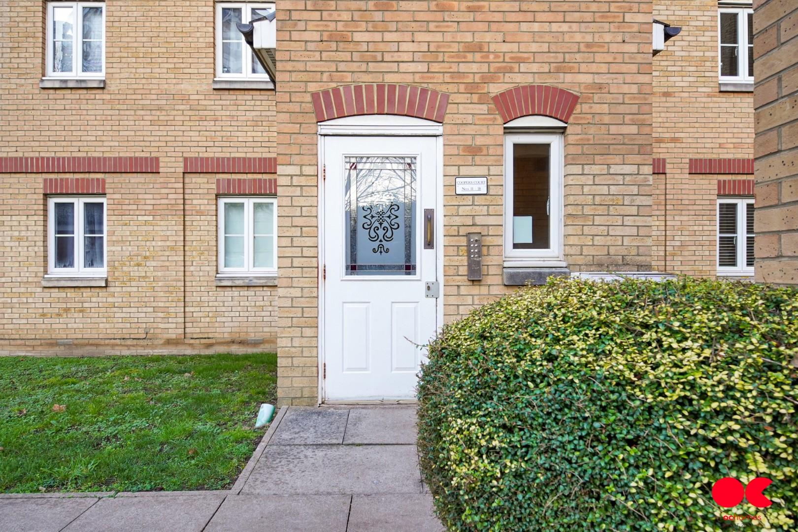 2 bed flat for sale in Kidman Close, Gidea Park  - Property Image 20