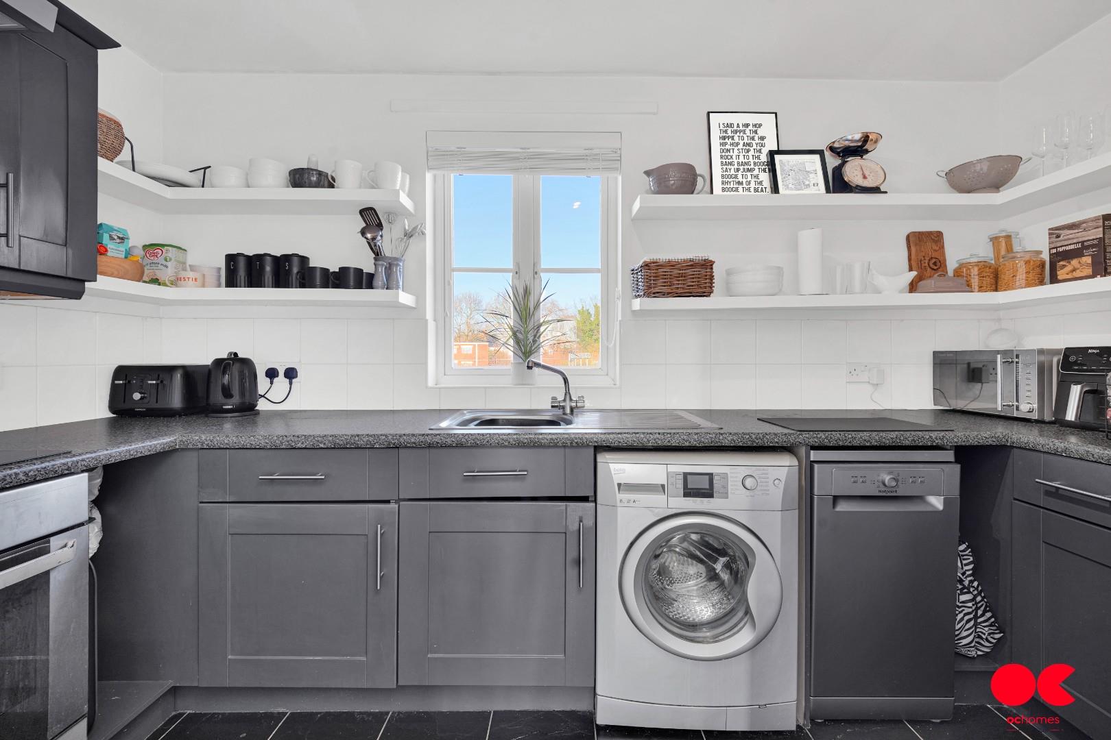 2 bed flat for sale in Kidman Close, Gidea Park  - Property Image 13