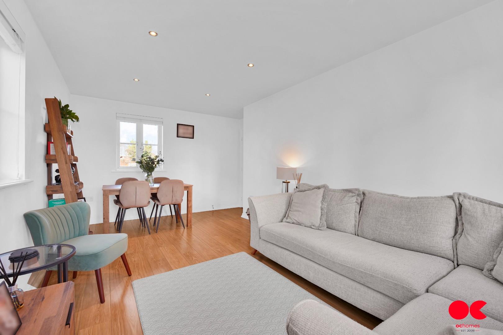 2 bed flat for sale in Kidman Close, Gidea Park  - Property Image 11