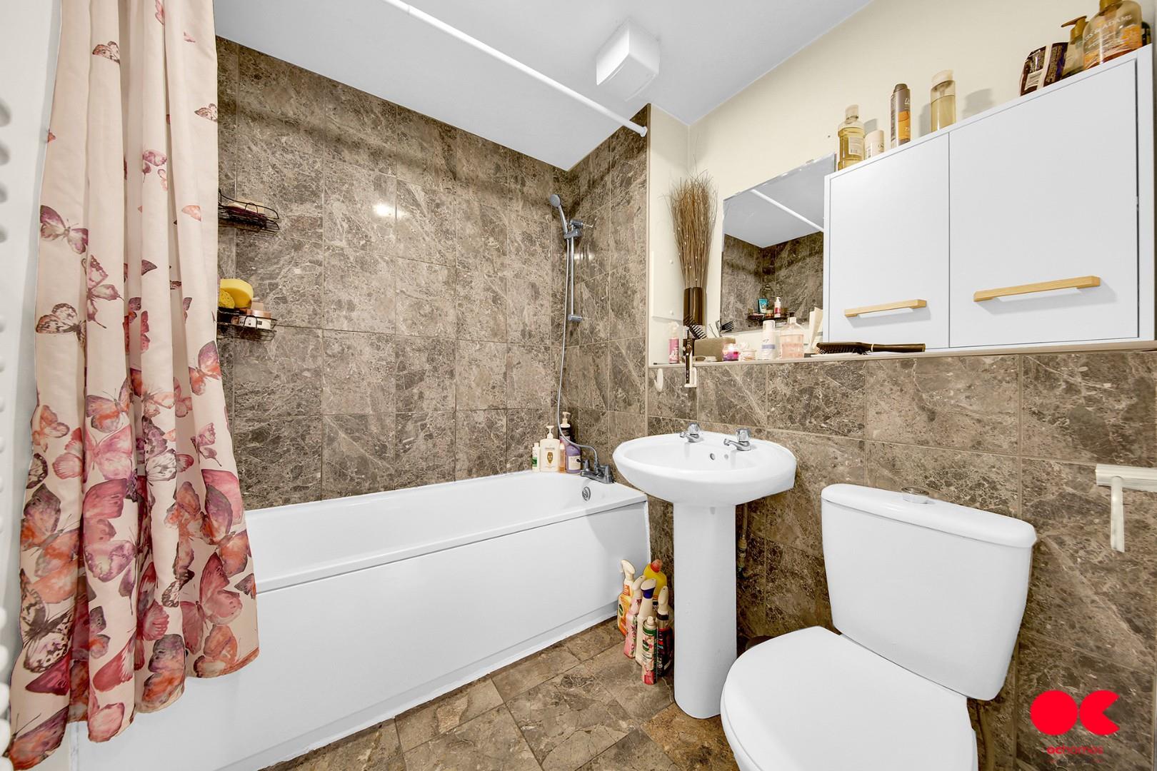 1 bed flat for sale in Argent Street, Grays  - Property Image 4