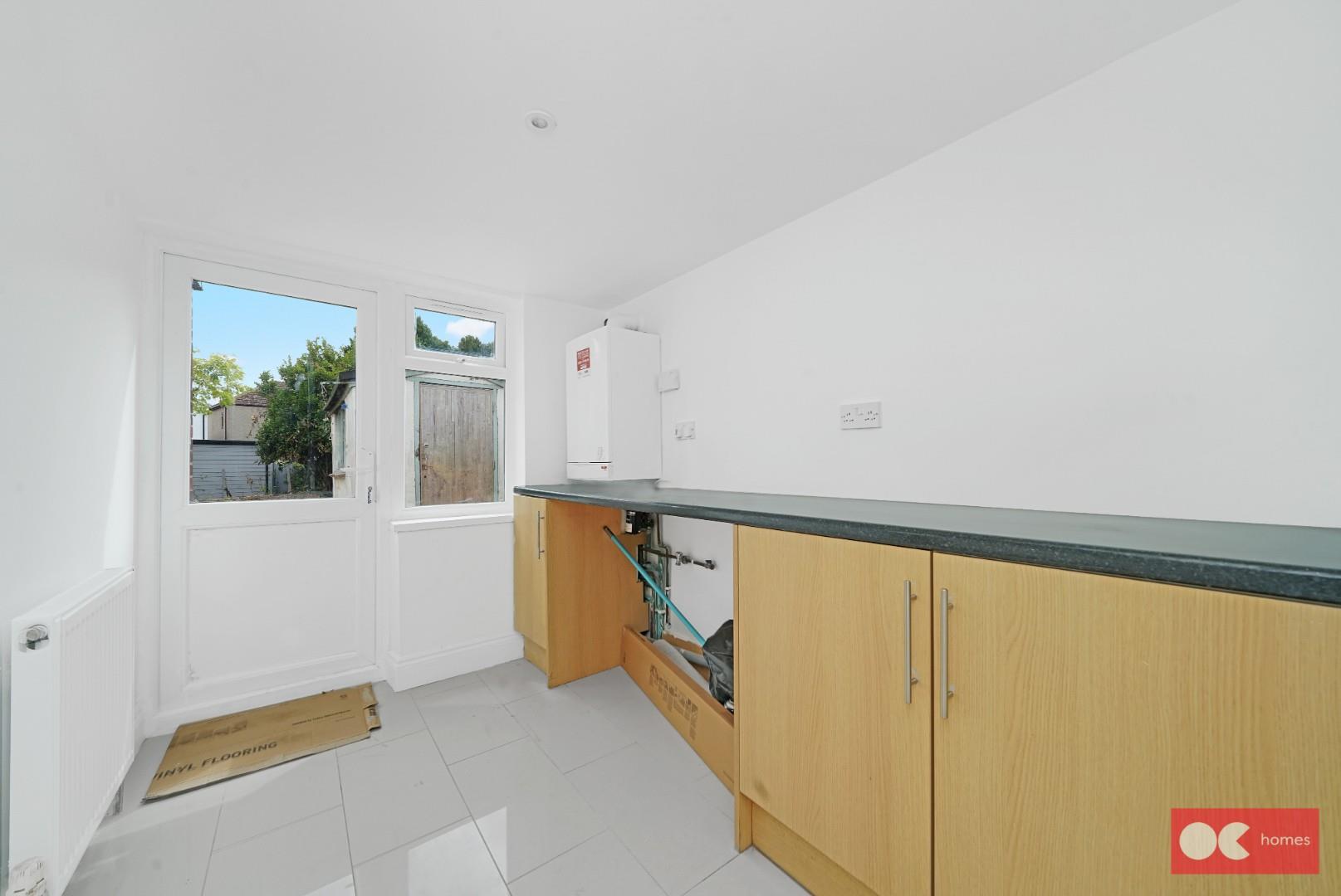 3 bed semi-detached bungalow for sale in Mascalls Gardens, Brentwood  - Property Image 10