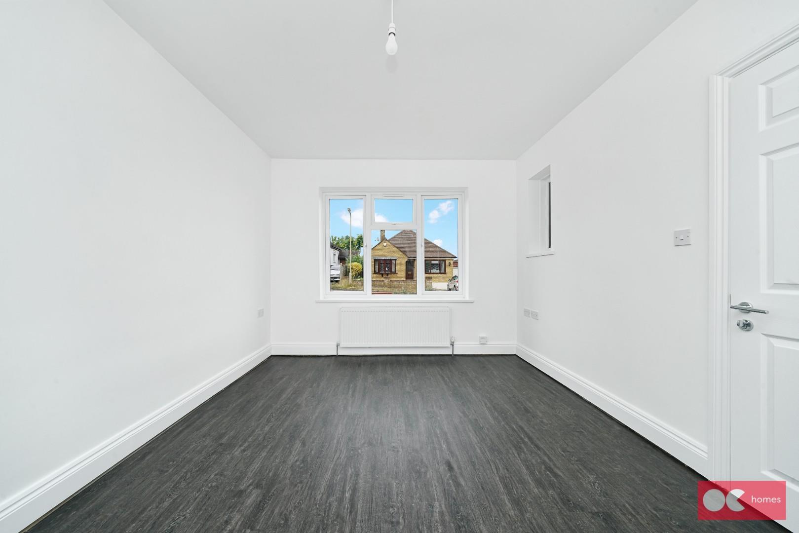 3 bed semi-detached bungalow for sale in Mascalls Gardens, Brentwood  - Property Image 6