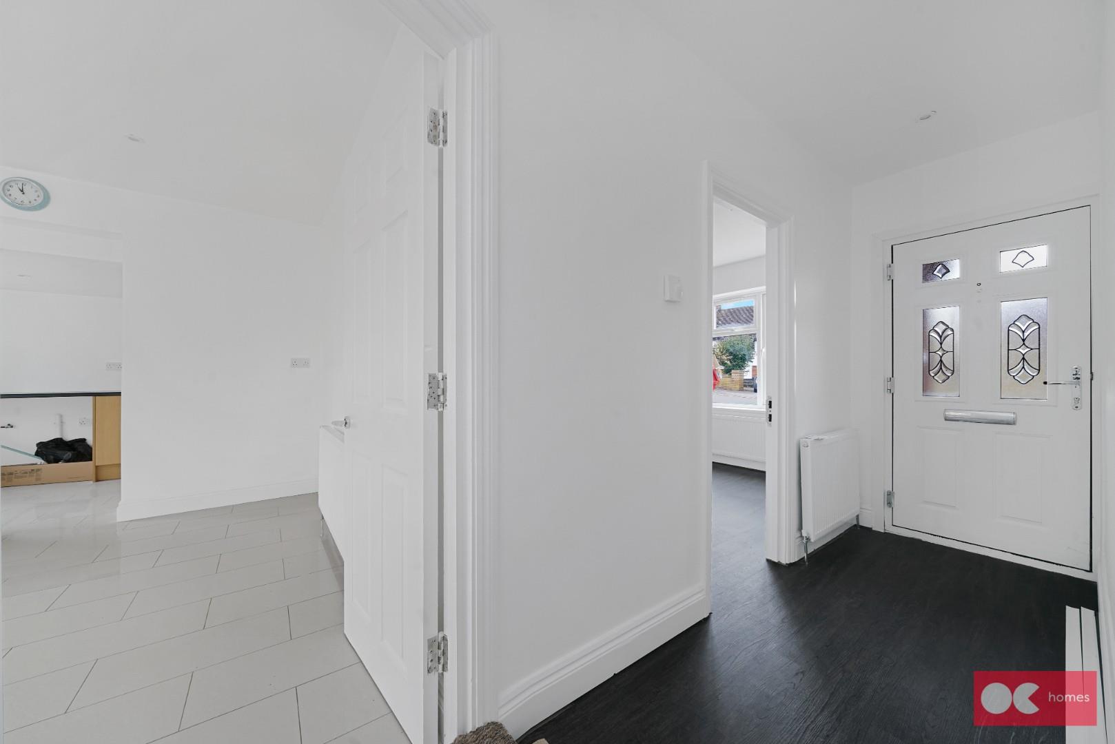 3 bed semi-detached bungalow for sale in Mascalls Gardens, Brentwood  - Property Image 11