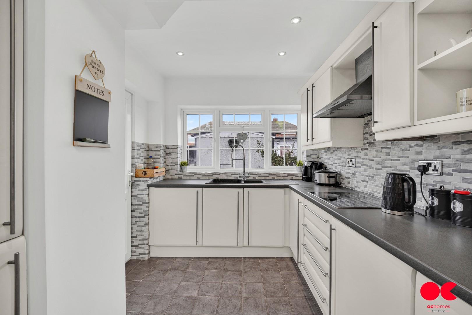 3 bed terraced house for sale in Mygrove Gardens, Rainham  - Property Image 14