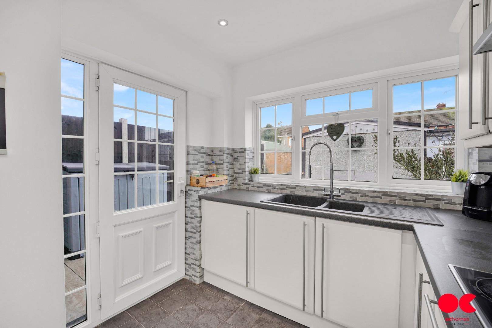 3 bed terraced house for sale in Mygrove Gardens, Rainham  - Property Image 16