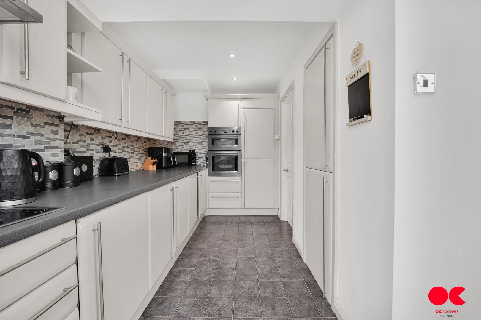 3 bed terraced house for sale in Mygrove Gardens, Rainham  - Property Image 15