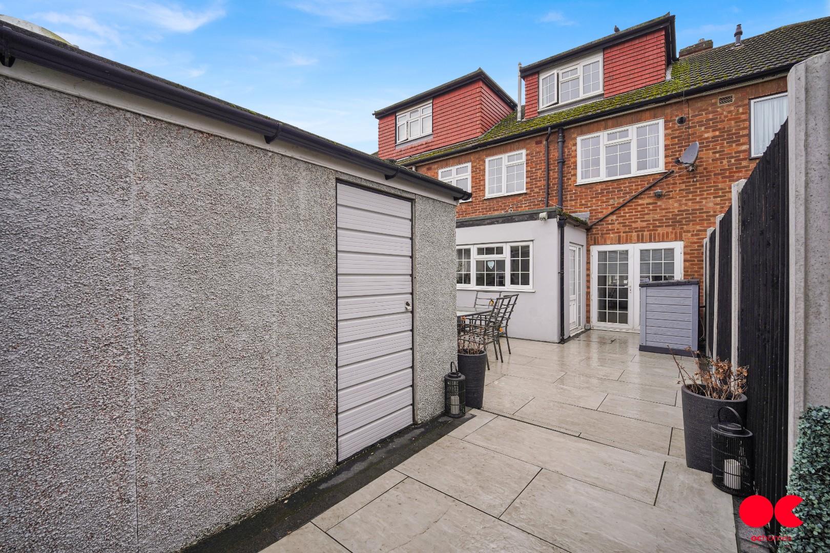 3 bed terraced house for sale in Mygrove Gardens, Rainham  - Property Image 30