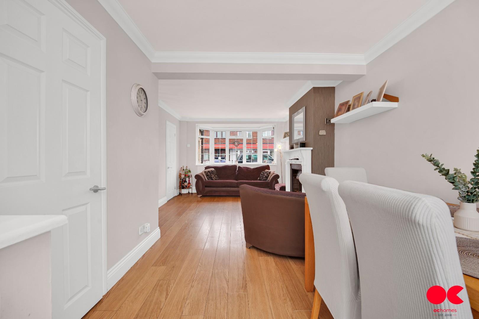 3 bed terraced house for sale in Mygrove Gardens, Rainham  - Property Image 13