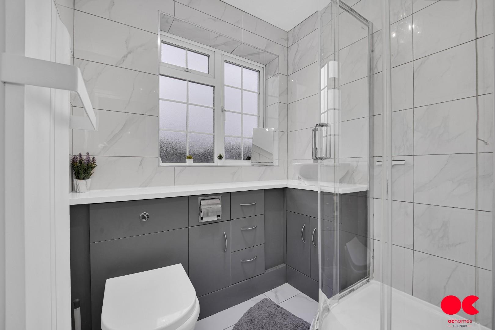 3 bed terraced house for sale in Mygrove Gardens, Rainham  - Property Image 4