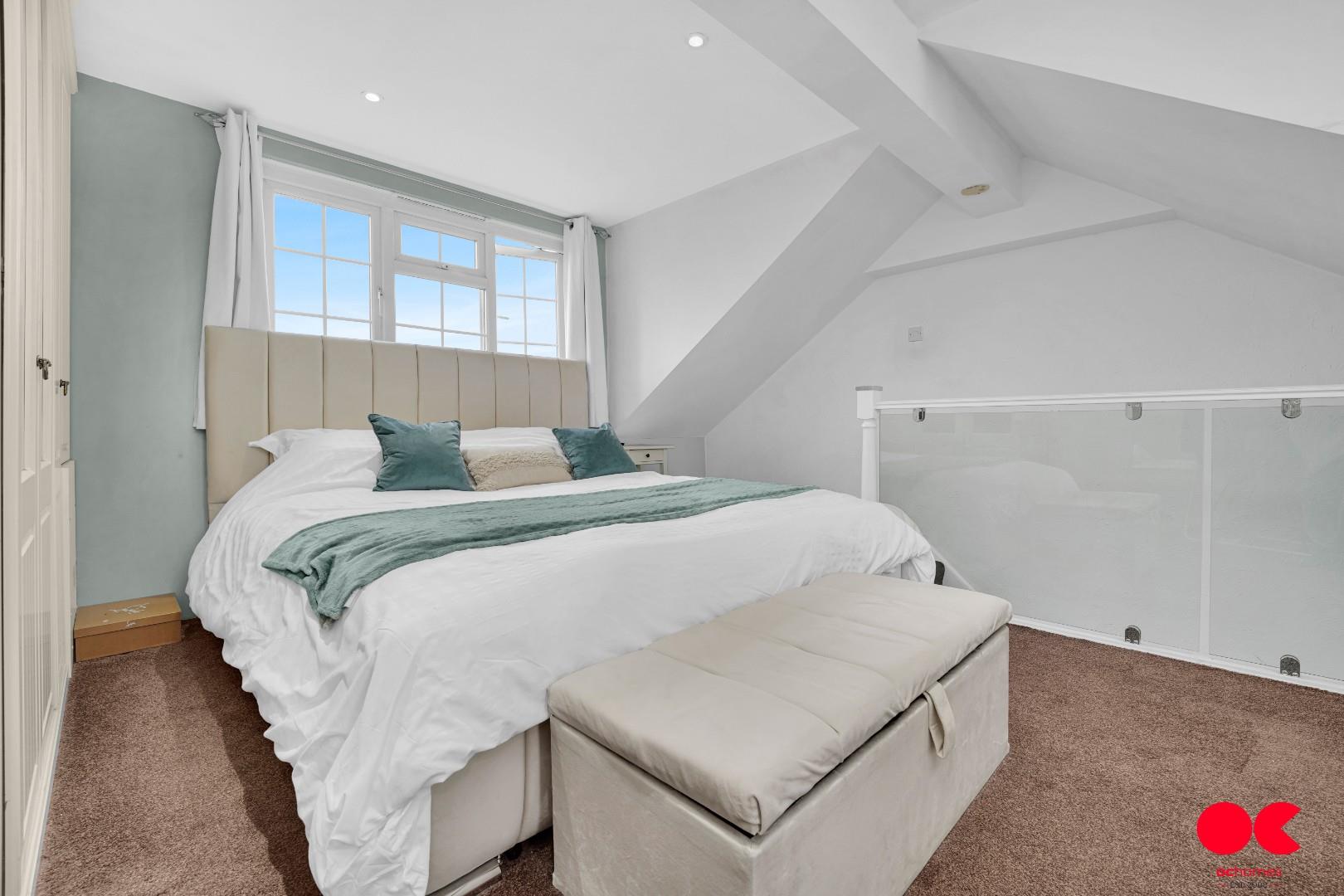 3 bed terraced house for sale in Mygrove Gardens, Rainham  - Property Image 6