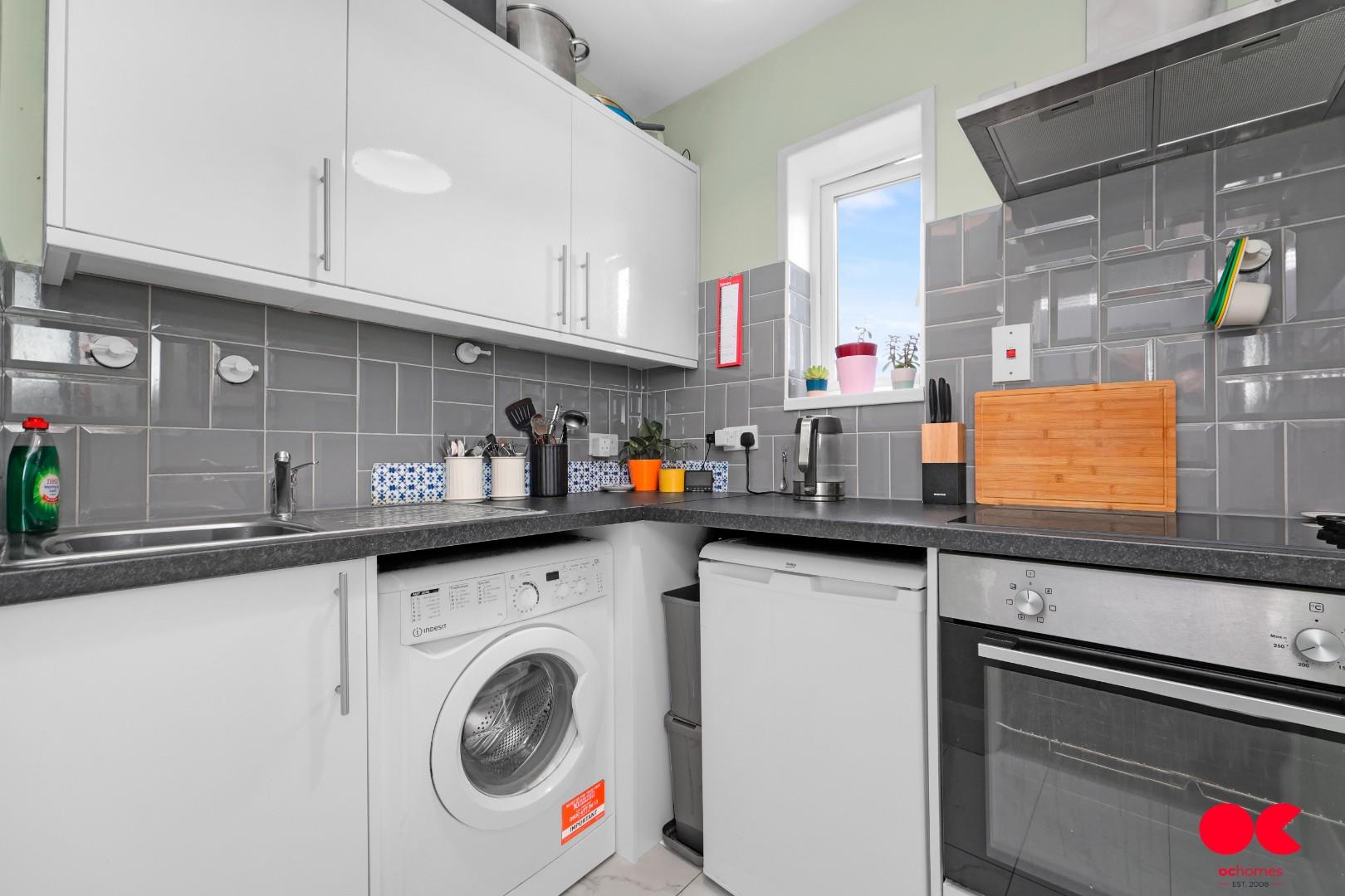 1 bed flat for sale in Albany Road, Leyton  - Property Image 3