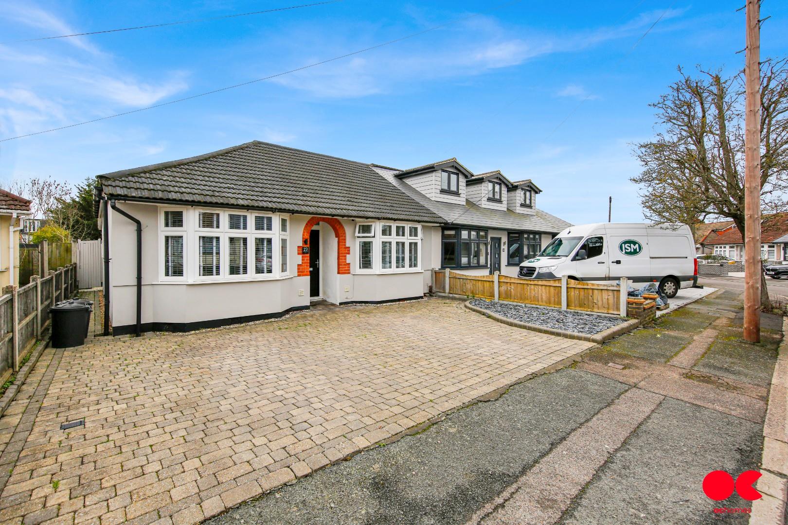 3 bed semi-detached bungalow for sale in Oak Glen, Hornchurch  - Property Image 23