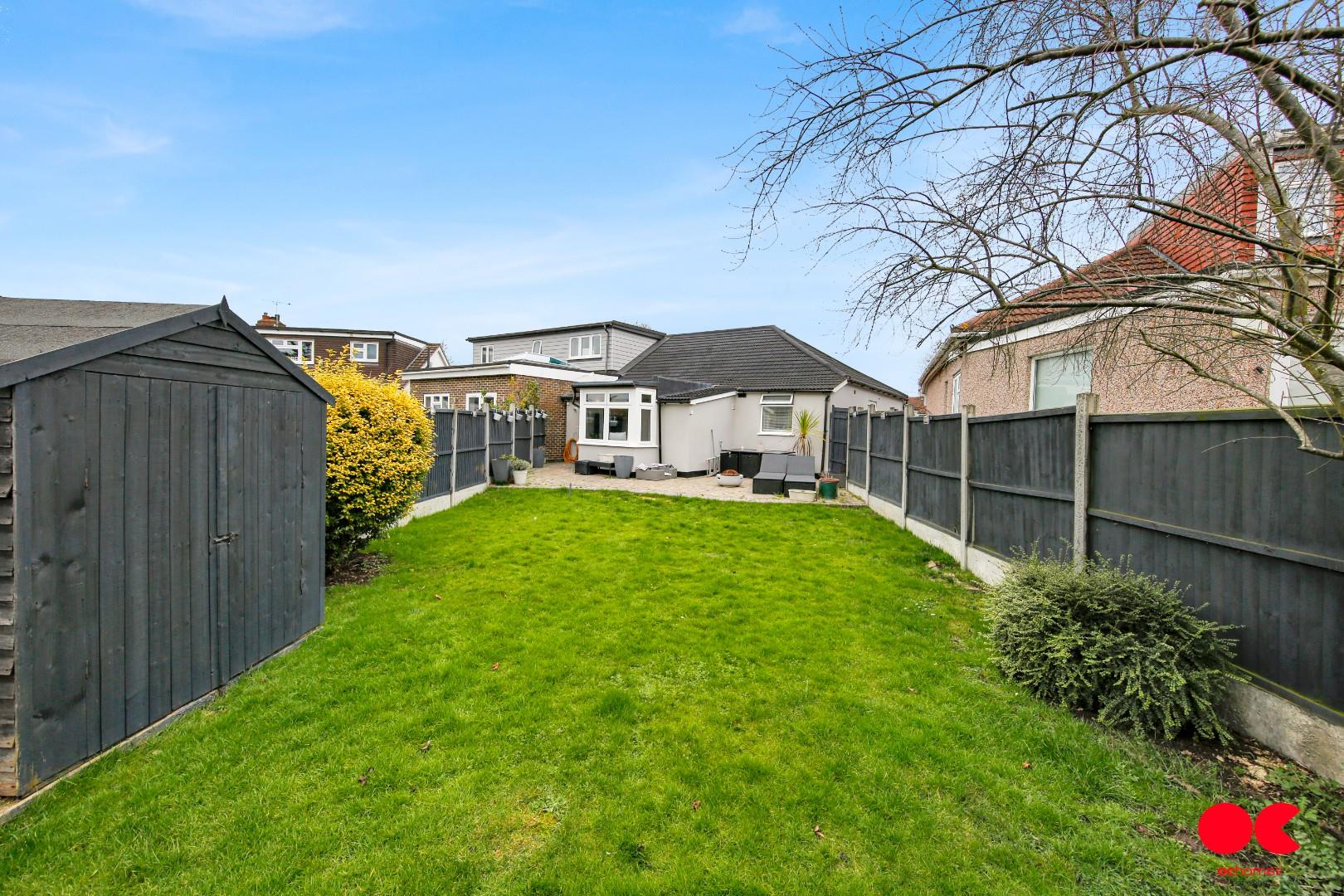 3 bed semi-detached bungalow for sale in Oak Glen, Hornchurch  - Property Image 19