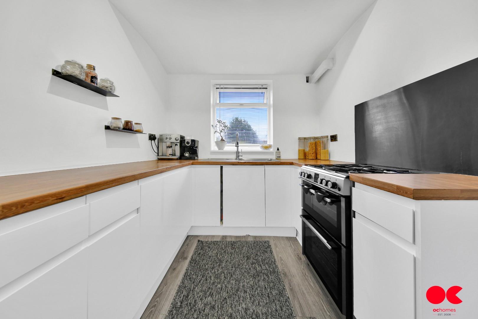 3 bed semi-detached bungalow for sale in Oak Glen, Hornchurch  - Property Image 14