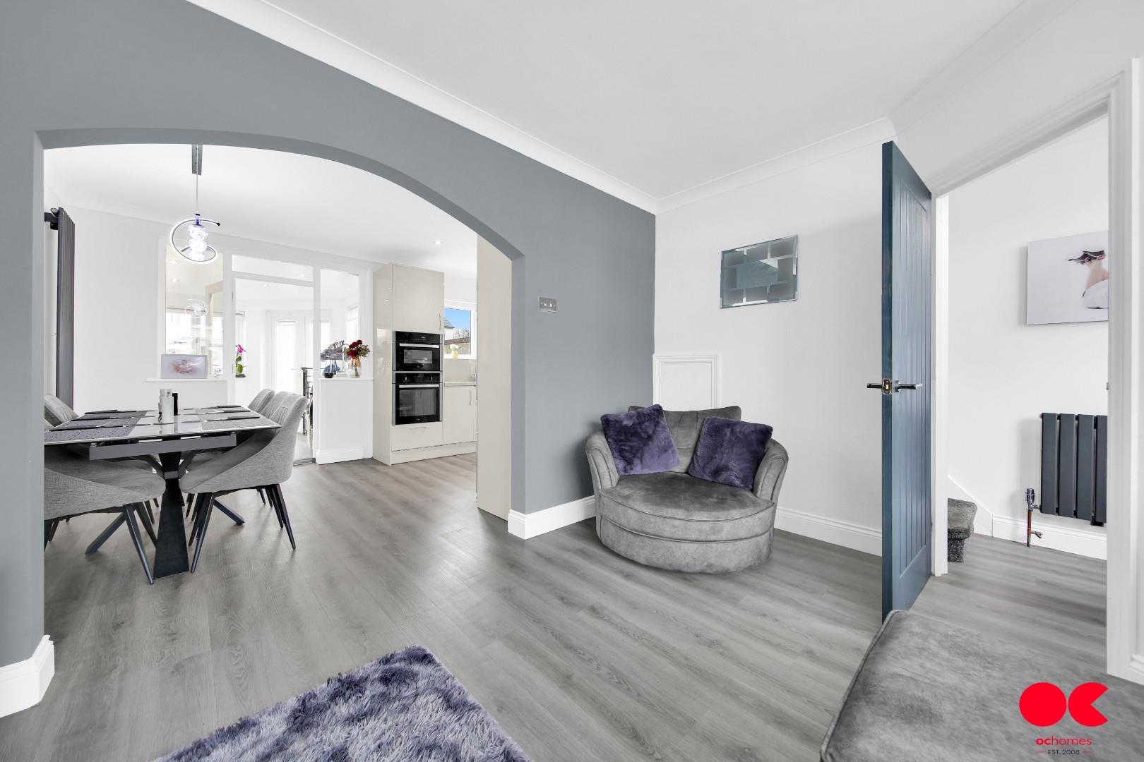 4 bed terraced house for sale in Glenwood Avenue, Rainham  - Property Image 16