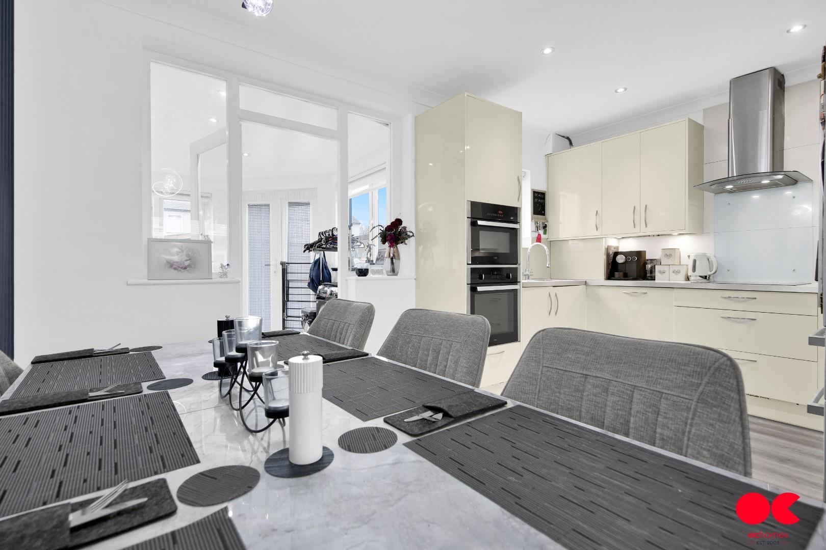 4 bed terraced house for sale in Glenwood Avenue, Rainham  - Property Image 15