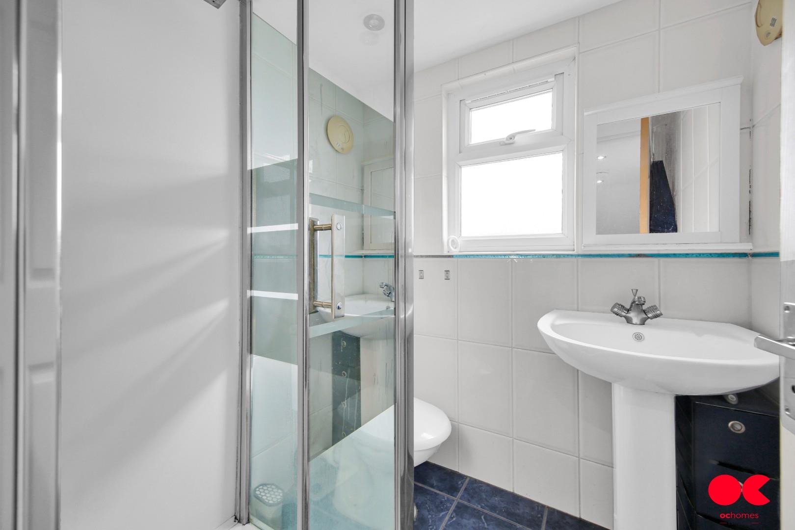 4 bed terraced house for sale in Glenwood Avenue, Rainham  - Property Image 24