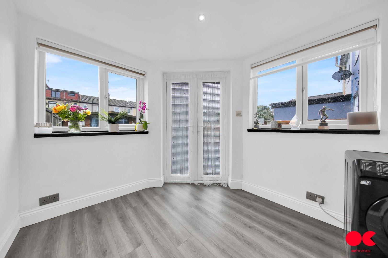4 bed terraced house for sale in Glenwood Avenue, Rainham  - Property Image 19