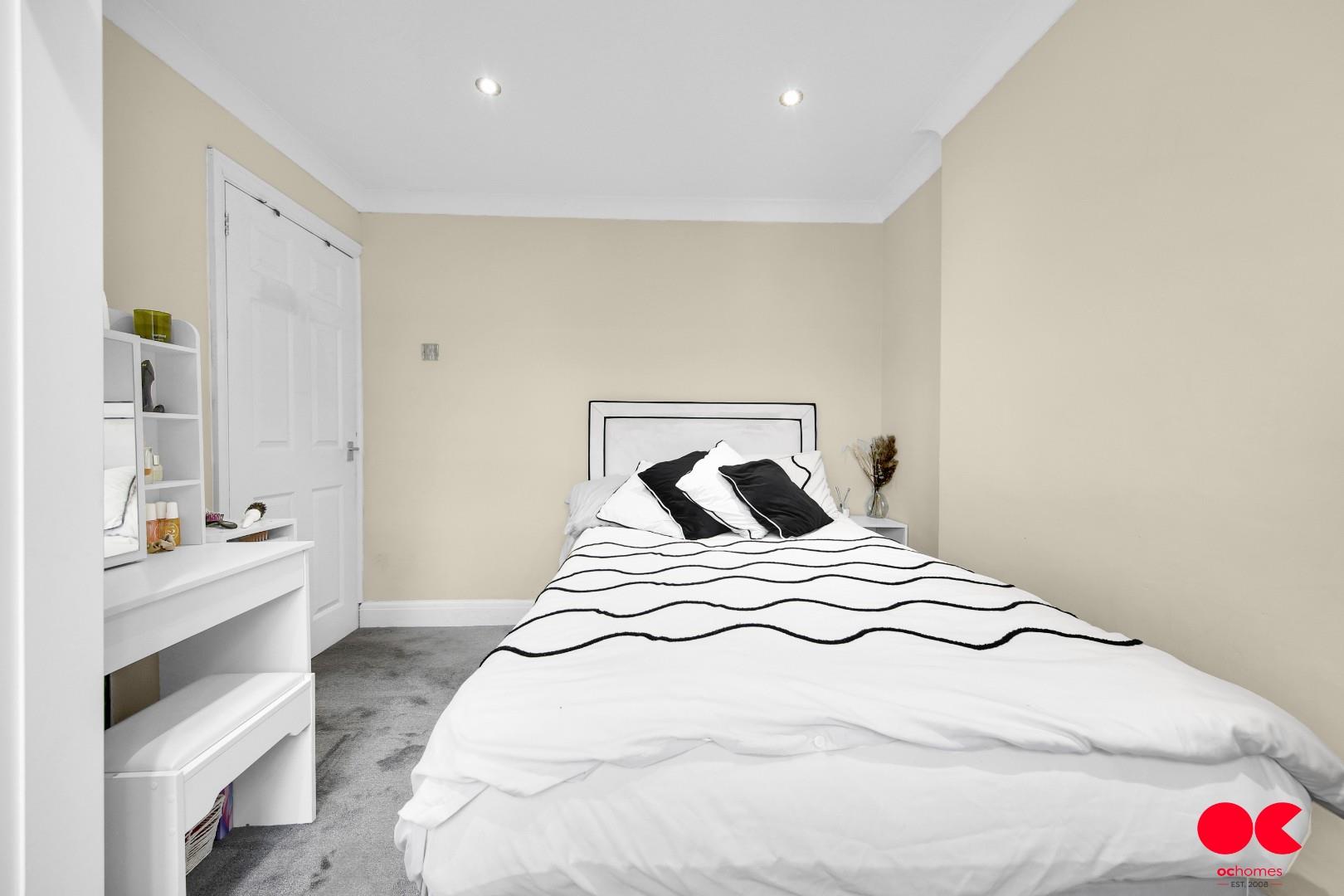 4 bed terraced house for sale in Glenwood Avenue, Rainham  - Property Image 20