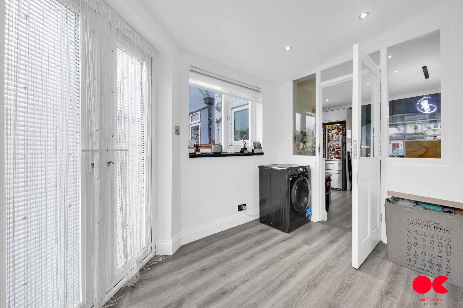 4 bed terraced house for sale in Glenwood Avenue, Rainham  - Property Image 18