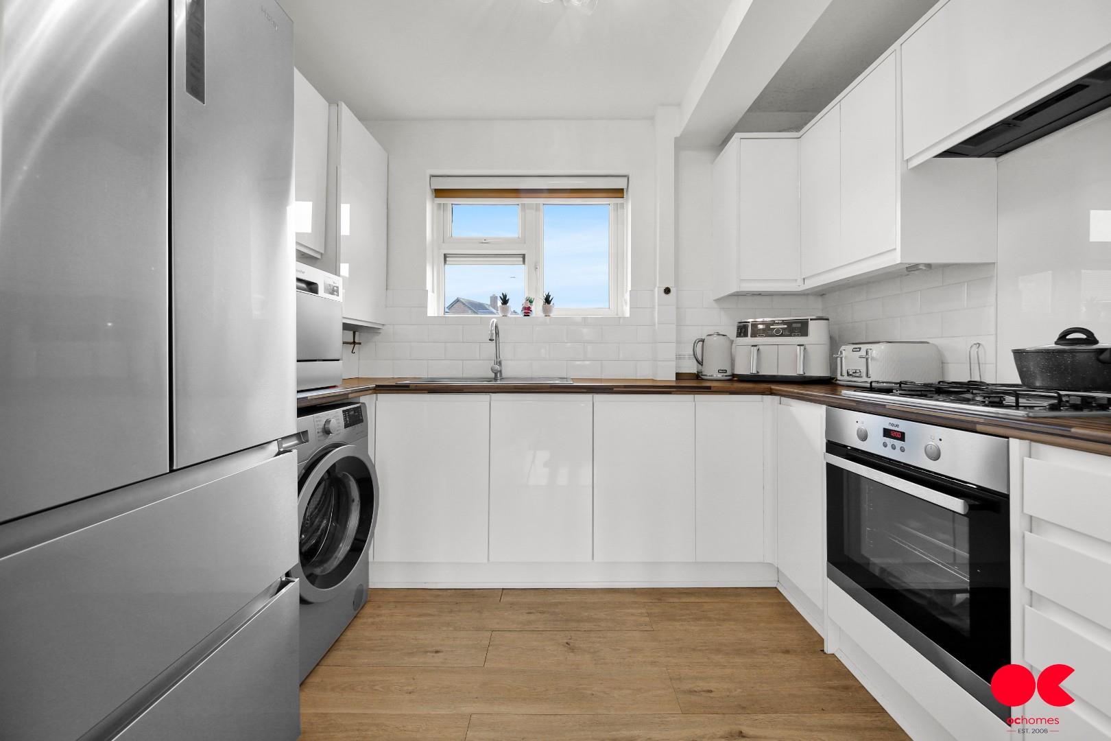 1 bed flat for sale in Bell Avenue, Romford  - Property Image 12