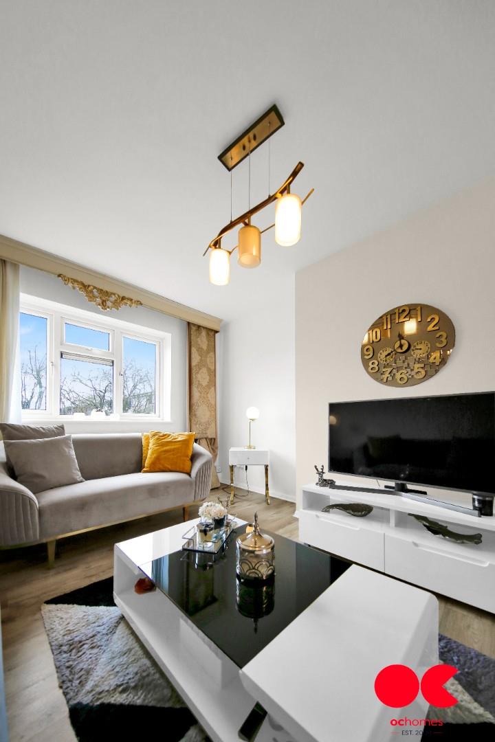 1 bed flat for sale in Bell Avenue, Romford  - Property Image 11