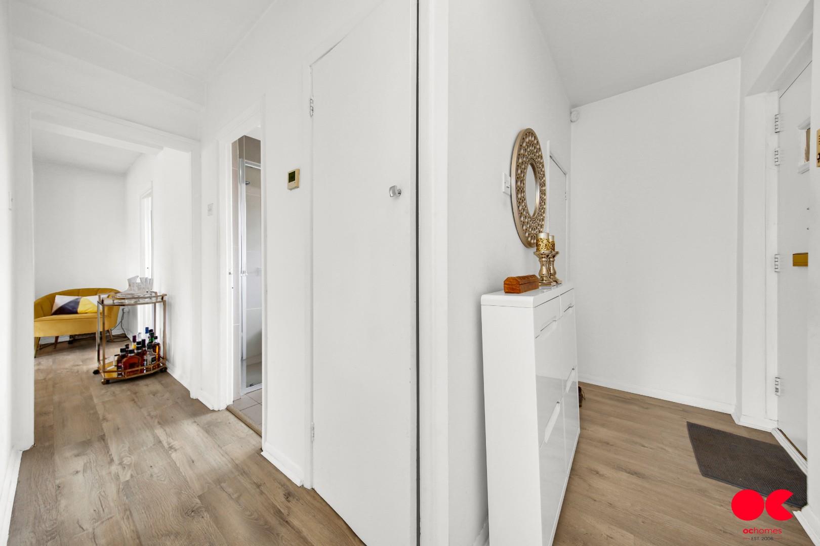 1 bed flat for sale in Bell Avenue, Romford  - Property Image 15