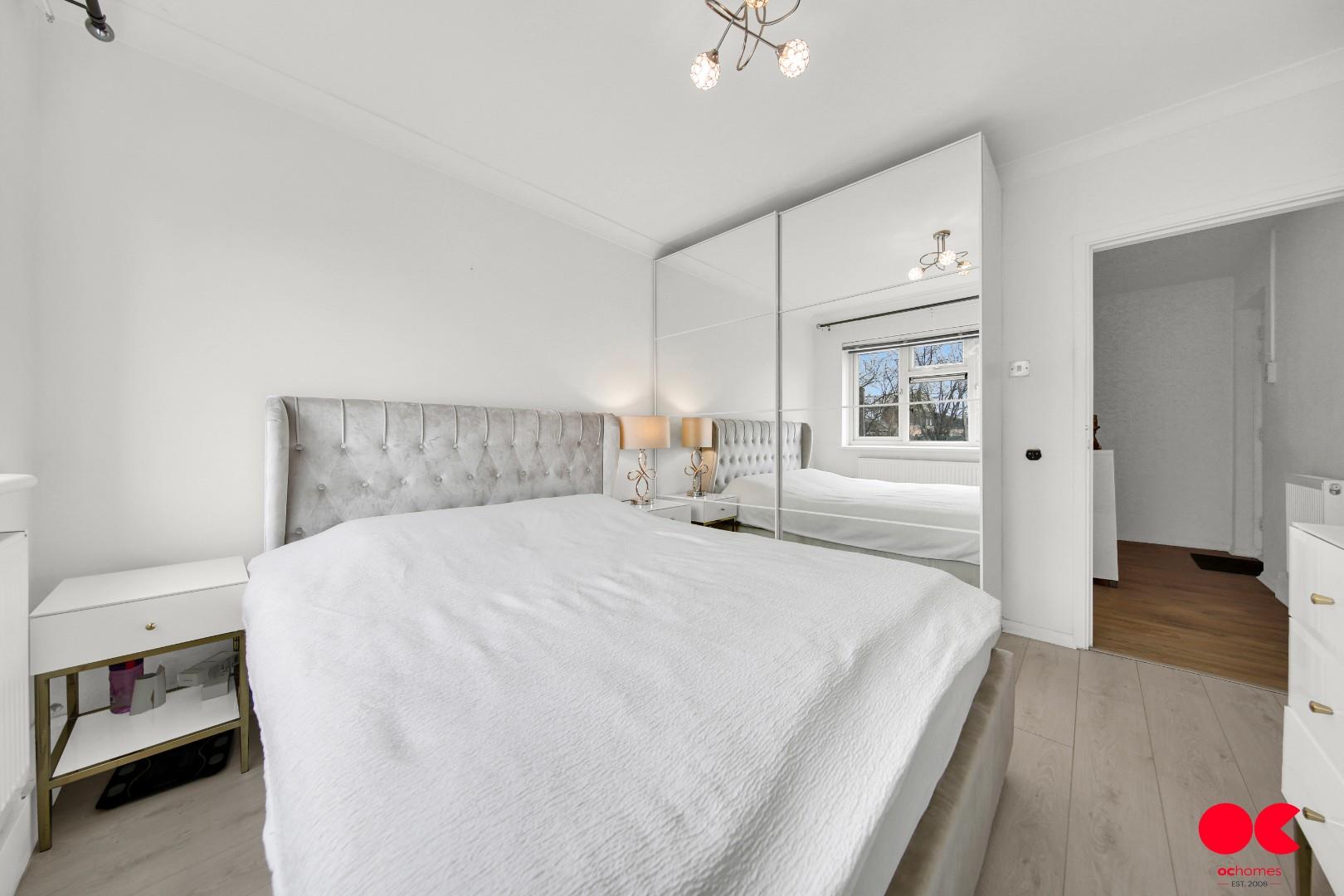 1 bed flat for sale in Bell Avenue, Romford  - Property Image 13