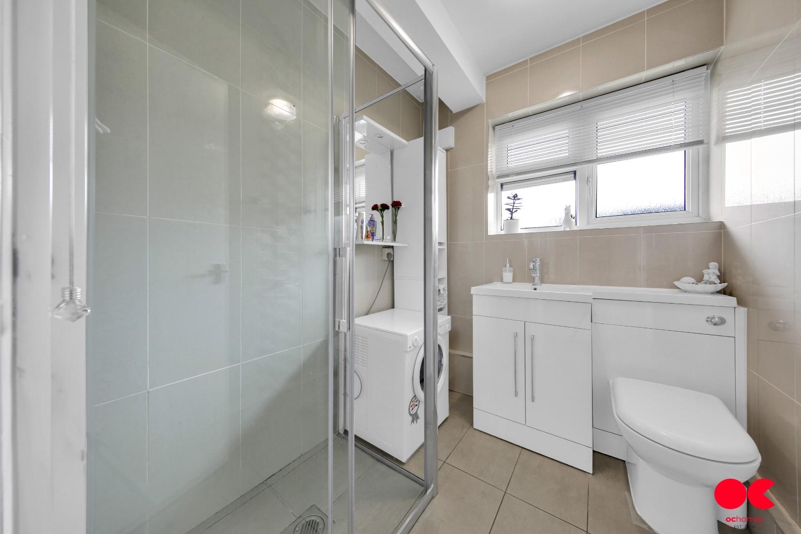 1 bed flat for sale in Bell Avenue, Romford  - Property Image 3