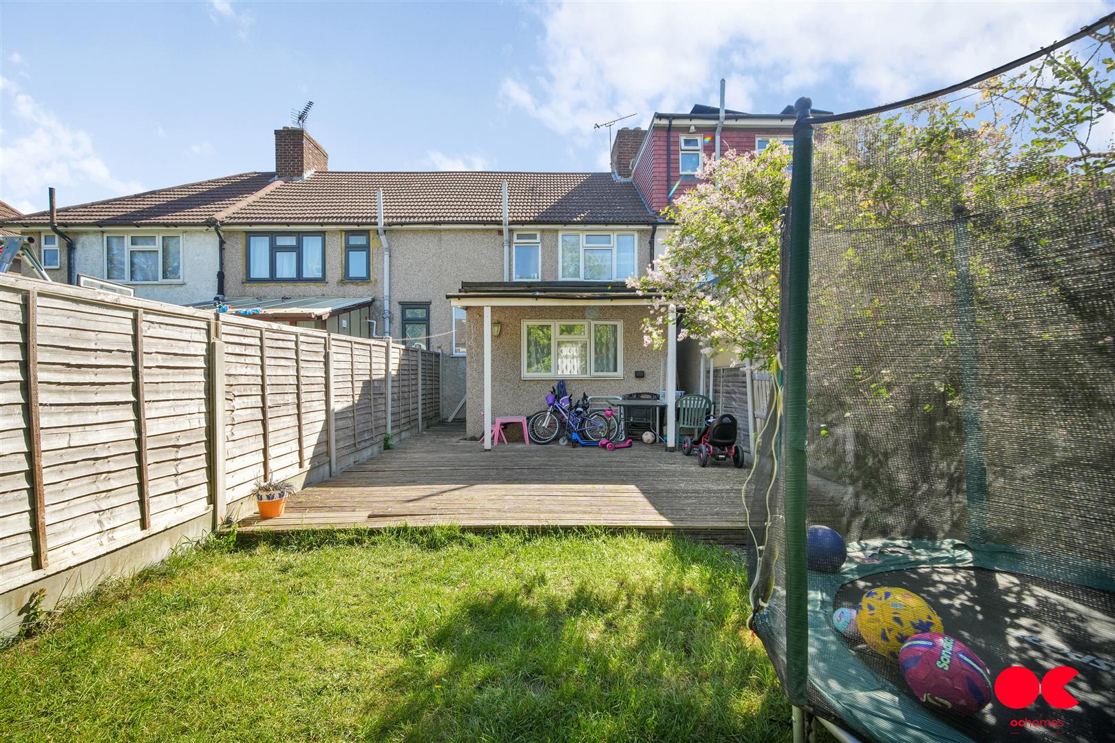 2 bed terraced house for sale in Lymington Road, Dagenham  - Property Image 4