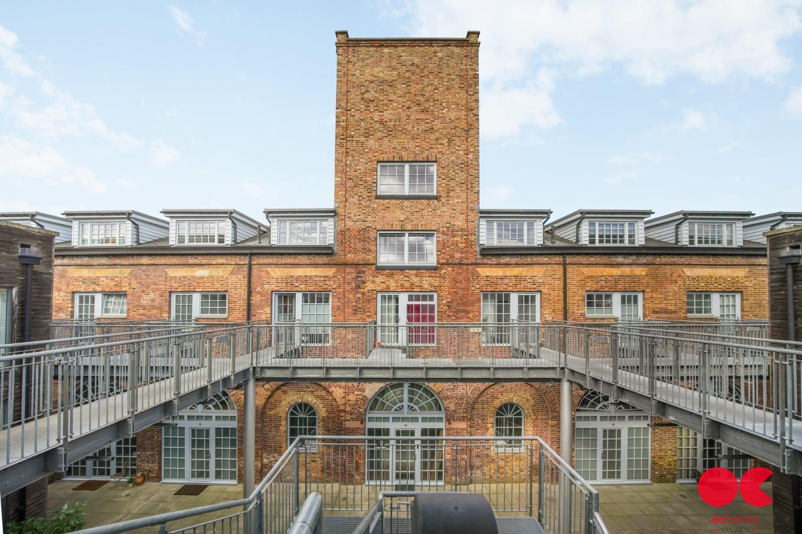 2 bed flat for sale in Kidman Close, Gidea Park  - Property Image 20