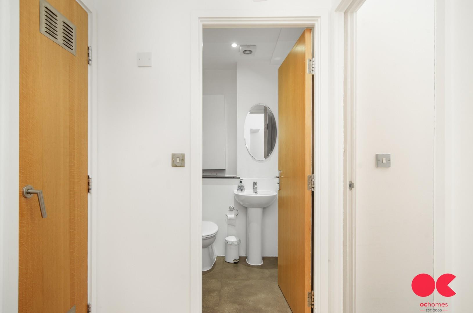 2 bed flat for sale in Kidman Close, Gidea Park  - Property Image 16