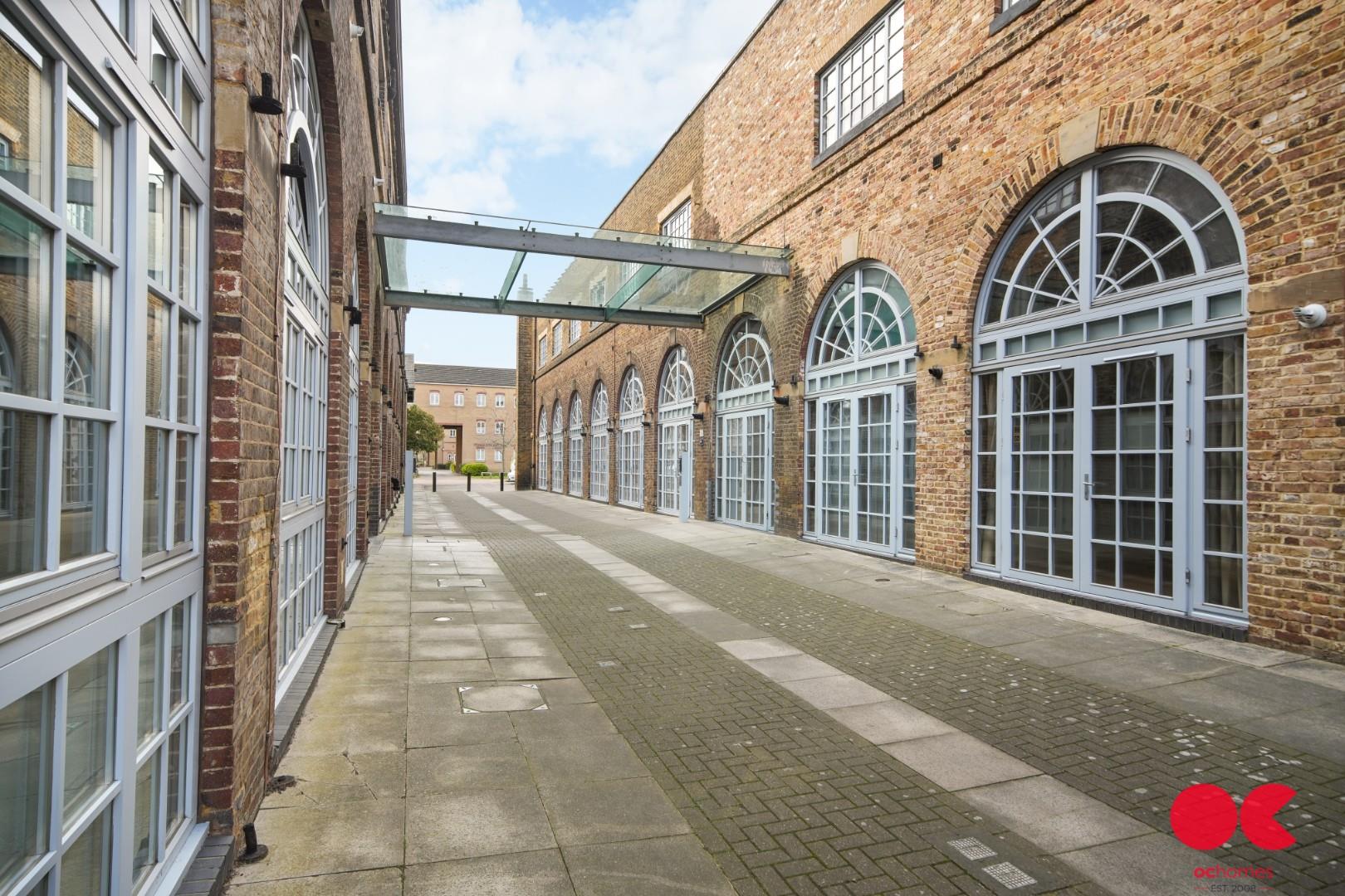 2 bed flat for sale in Kidman Close, Gidea Park  - Property Image 22