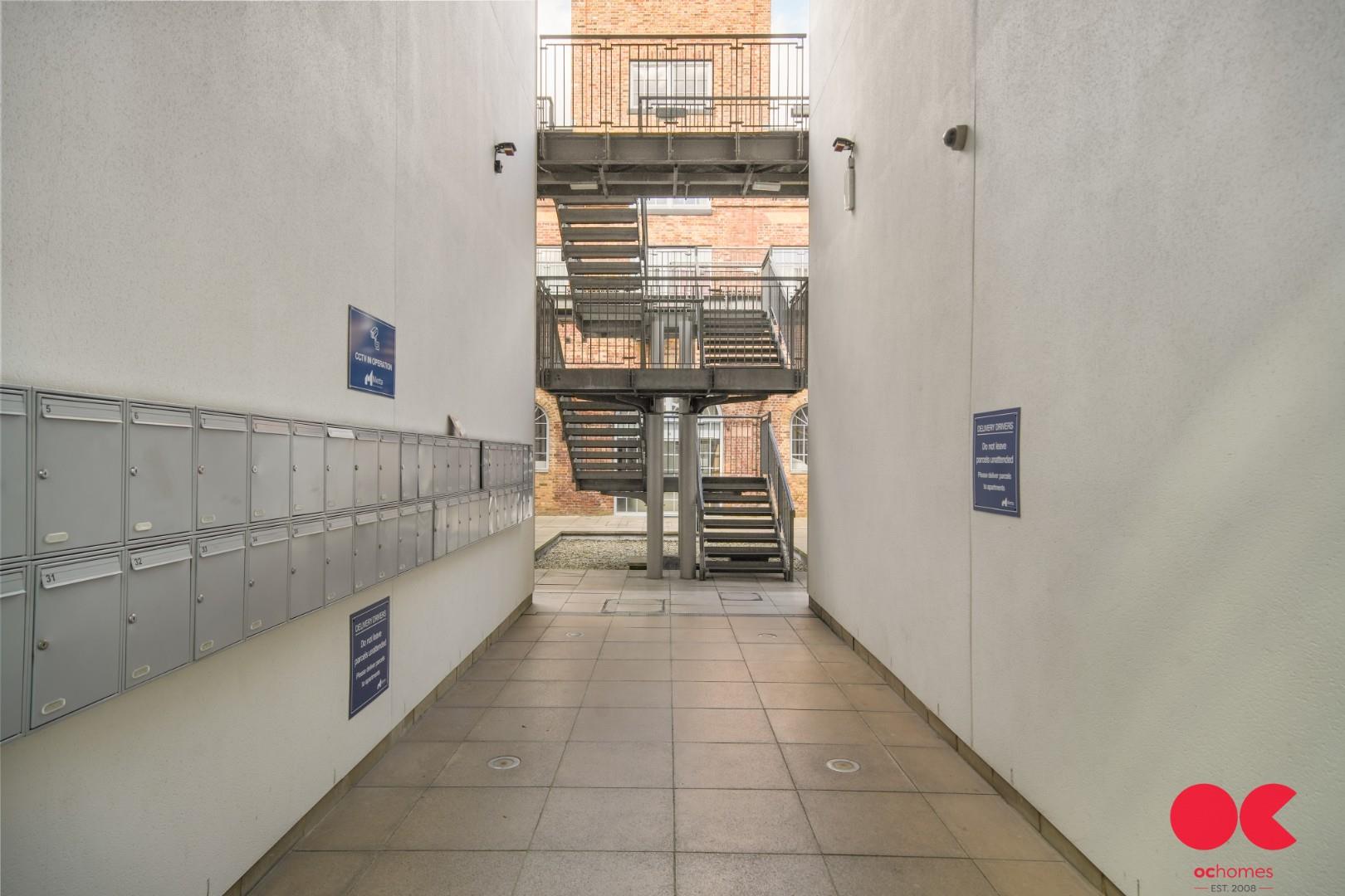 2 bed flat for sale in Kidman Close, Gidea Park  - Property Image 21