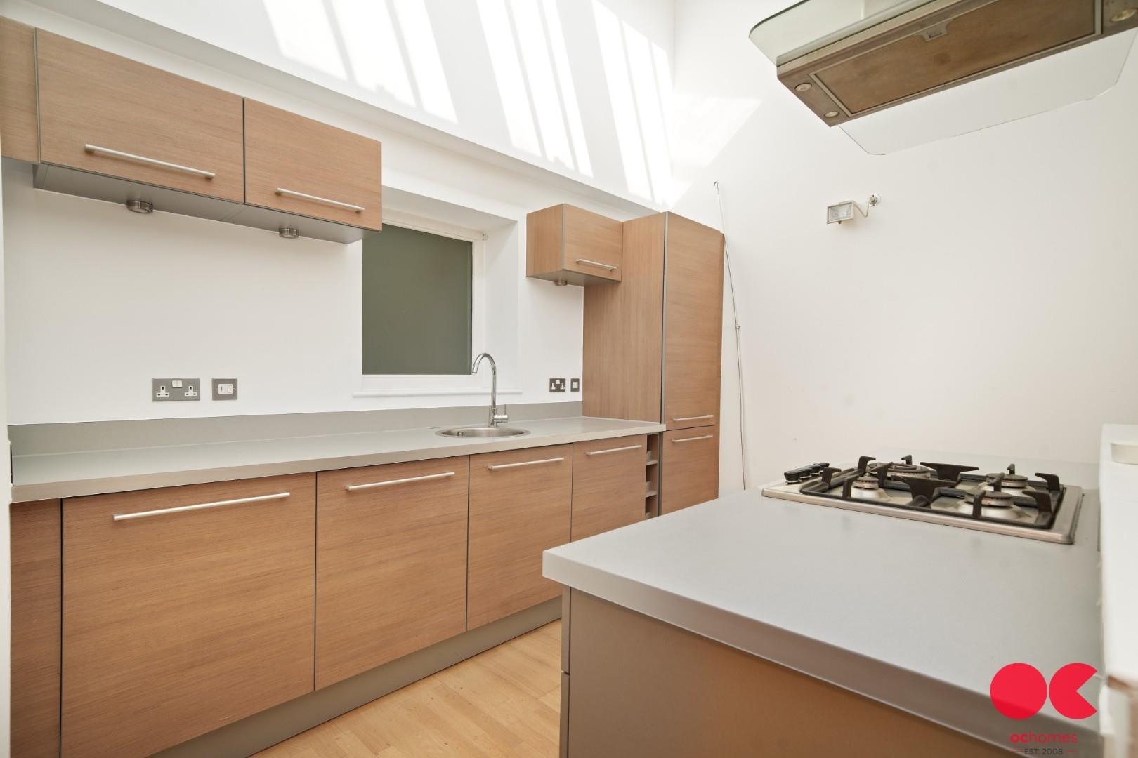 2 bed flat for sale in Kidman Close, Gidea Park  - Property Image 14