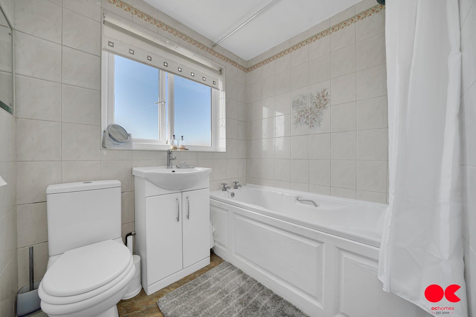 3 bed terraced house to rent in South Hall Drive, Rainham  - Property Image 8