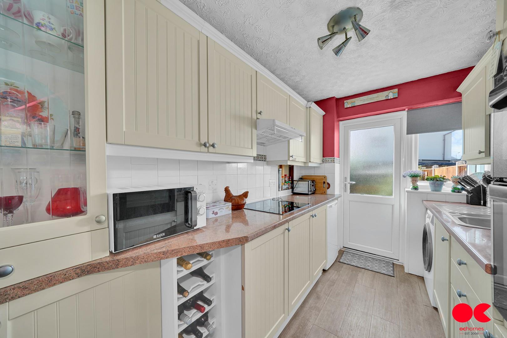 3 bed terraced house to rent in South Hall Drive, Rainham  - Property Image 16