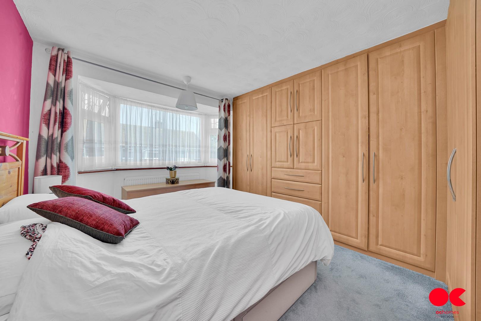 3 bed terraced house to rent in South Hall Drive, Rainham  - Property Image 5