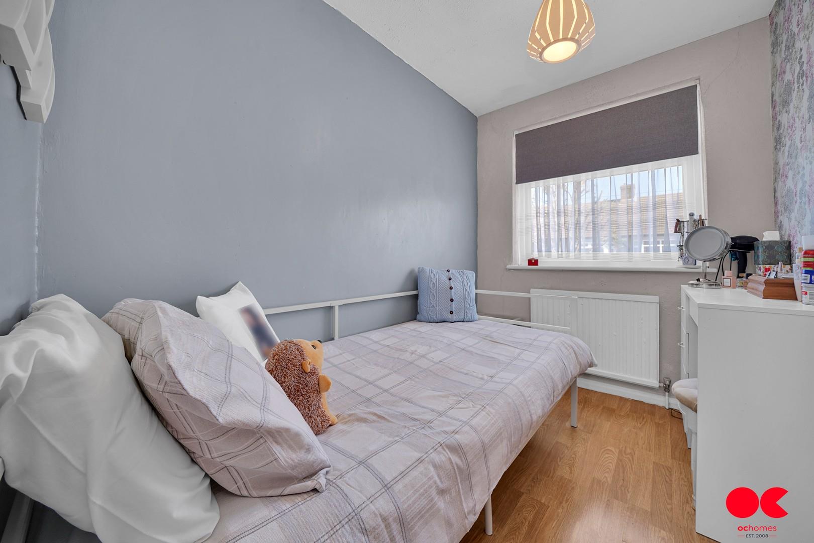 3 bed terraced house to rent in South Hall Drive, Rainham  - Property Image 7