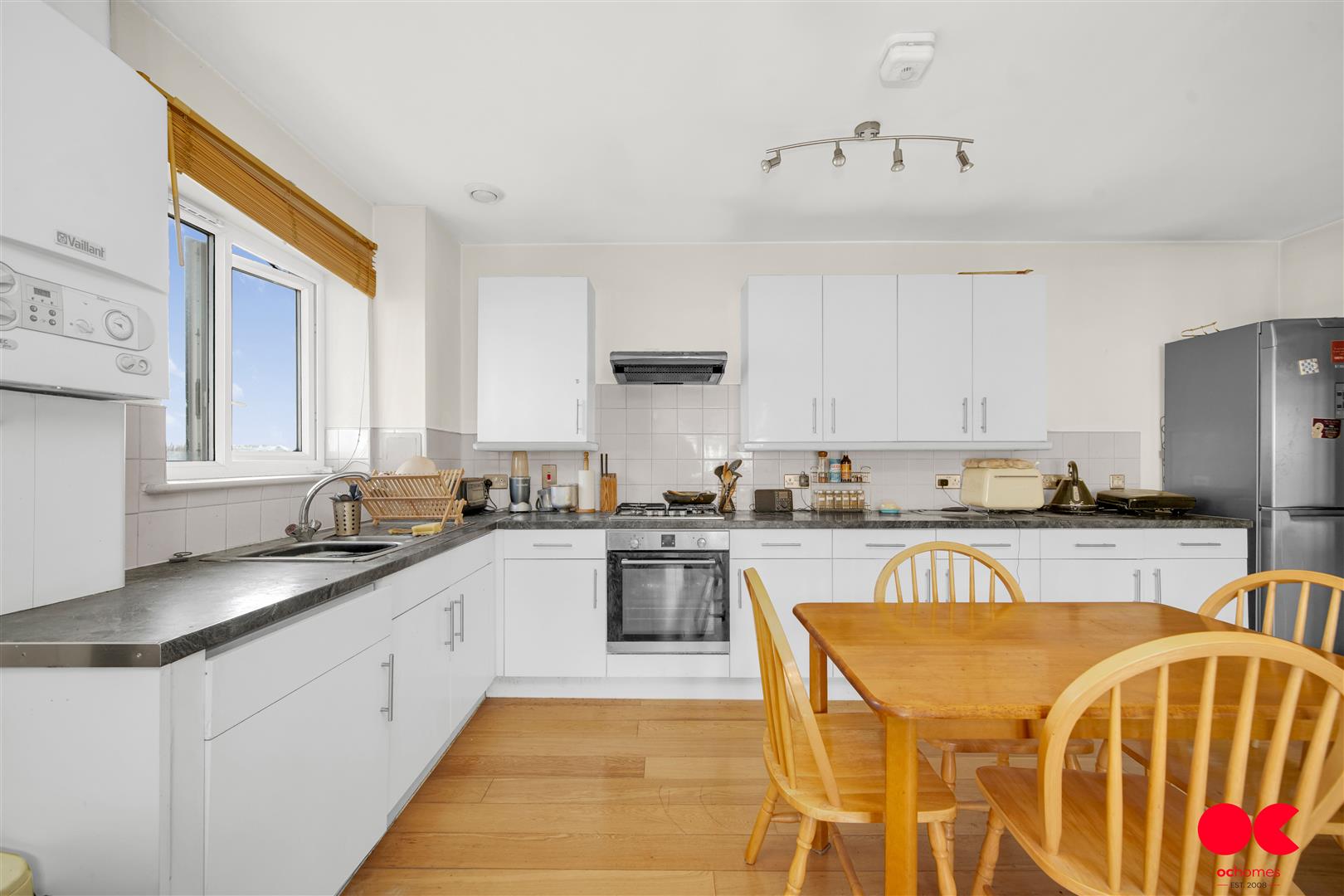 2 bed flat for sale in St. Helens Place, Leyton  - Property Image 3