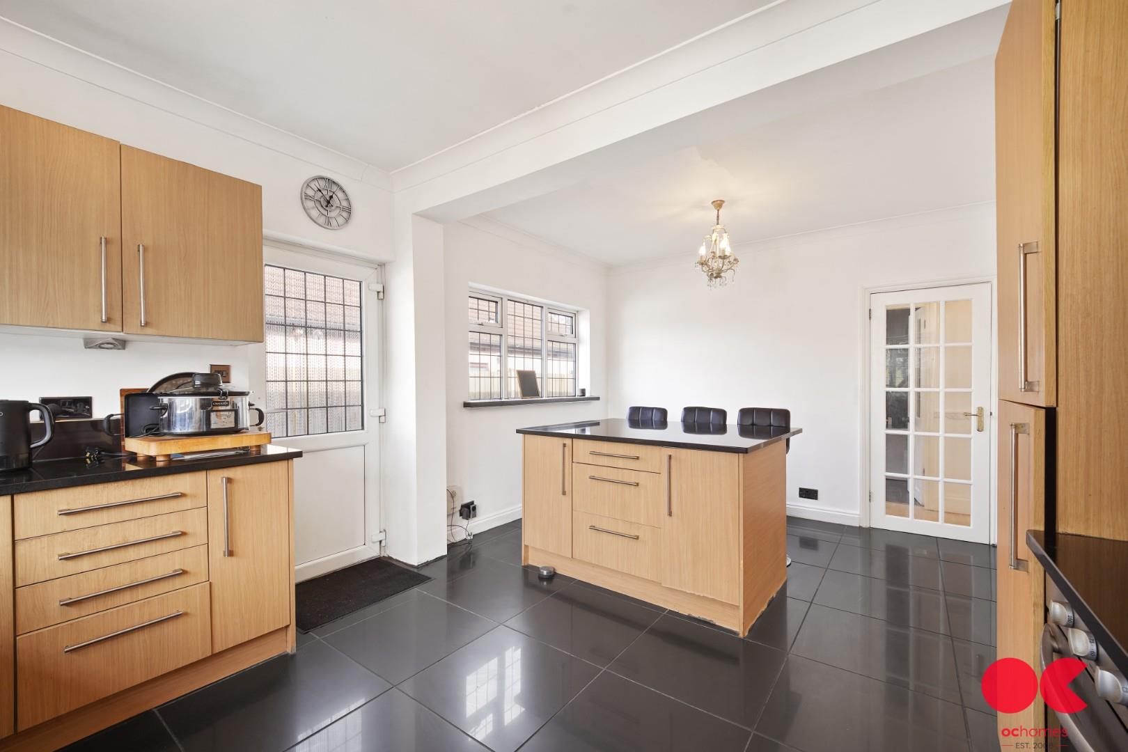 4 bed detached bungalow for sale in Ardleigh Green Road, Hornchurch  - Property Image 18