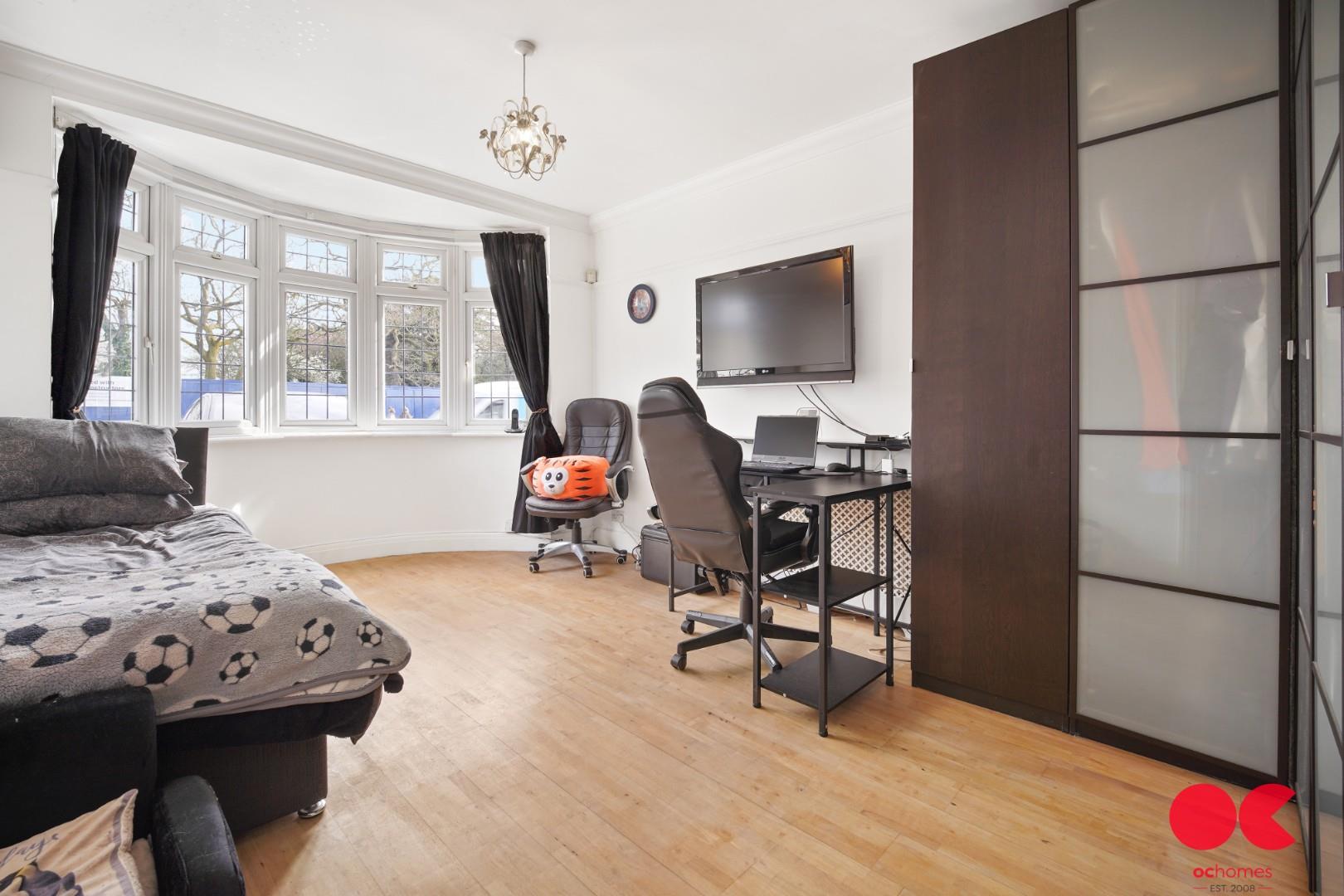 4 bed detached bungalow for sale in Ardleigh Green Road, Hornchurch  - Property Image 8