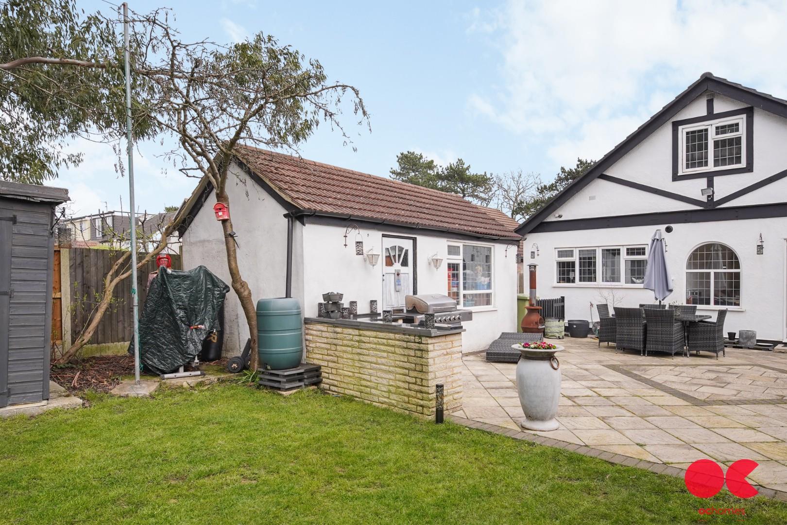 4 bed detached bungalow for sale in Ardleigh Green Road, Hornchurch  - Property Image 28