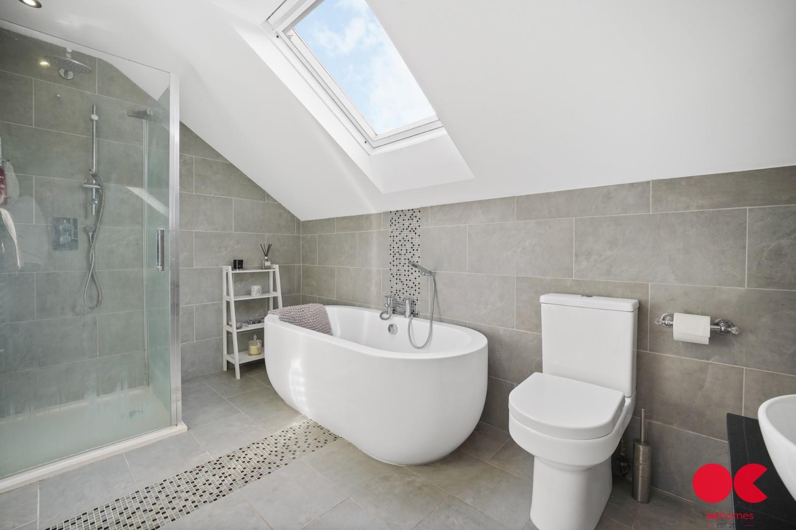 4 bed detached bungalow for sale in Ardleigh Green Road, Hornchurch  - Property Image 7