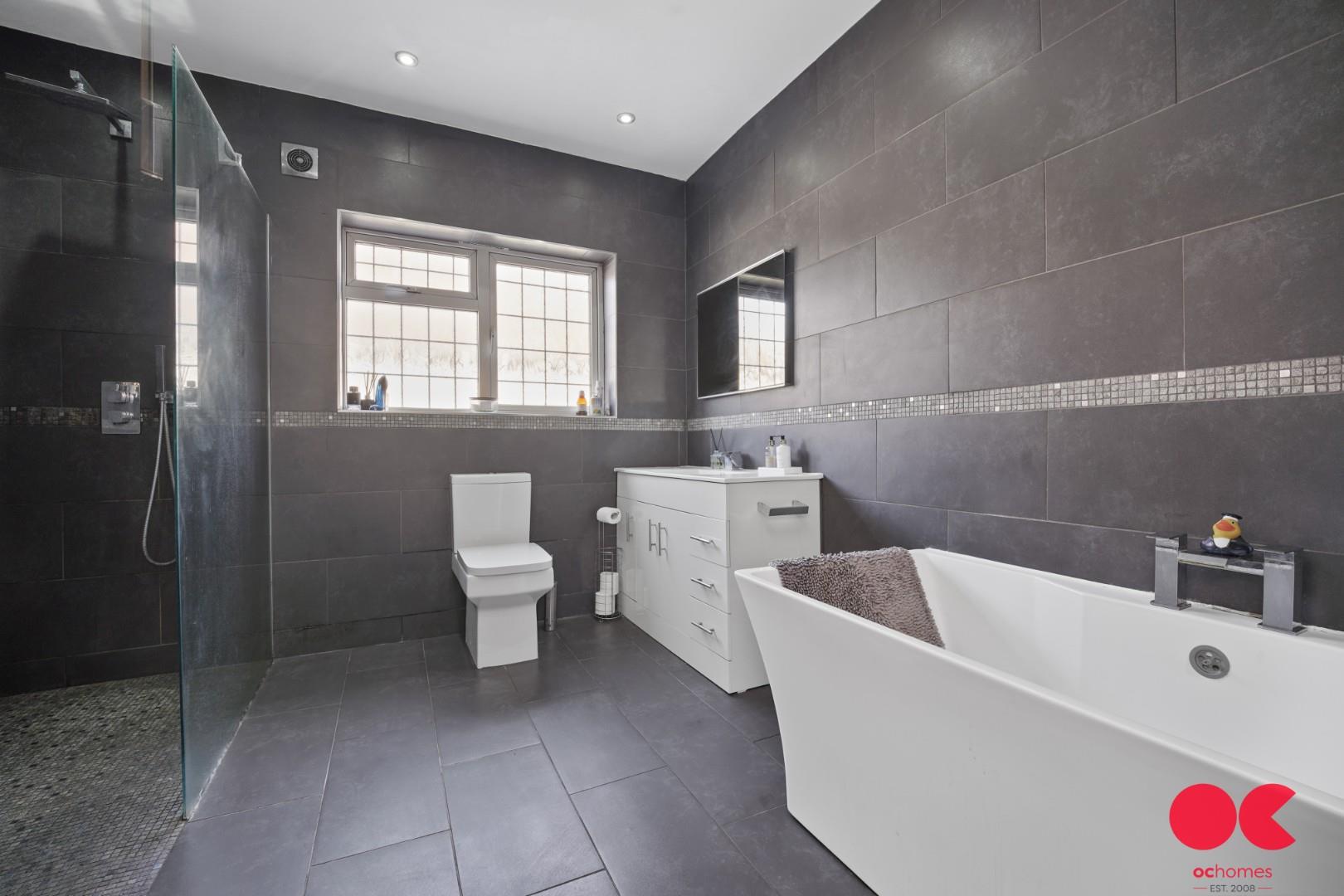 4 bed detached bungalow for sale in Ardleigh Green Road, Hornchurch  - Property Image 4