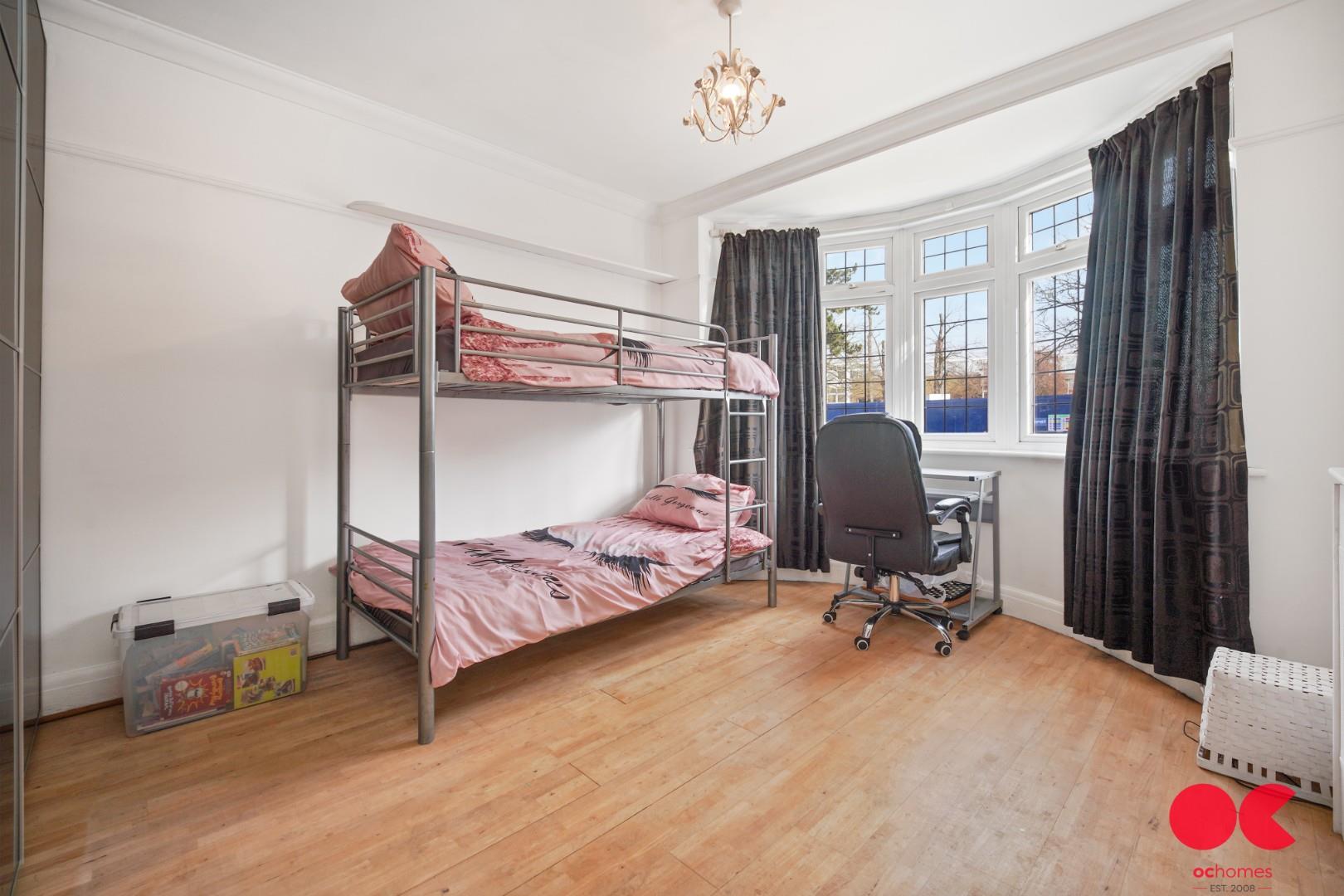 4 bed detached bungalow for sale in Ardleigh Green Road, Hornchurch  - Property Image 9